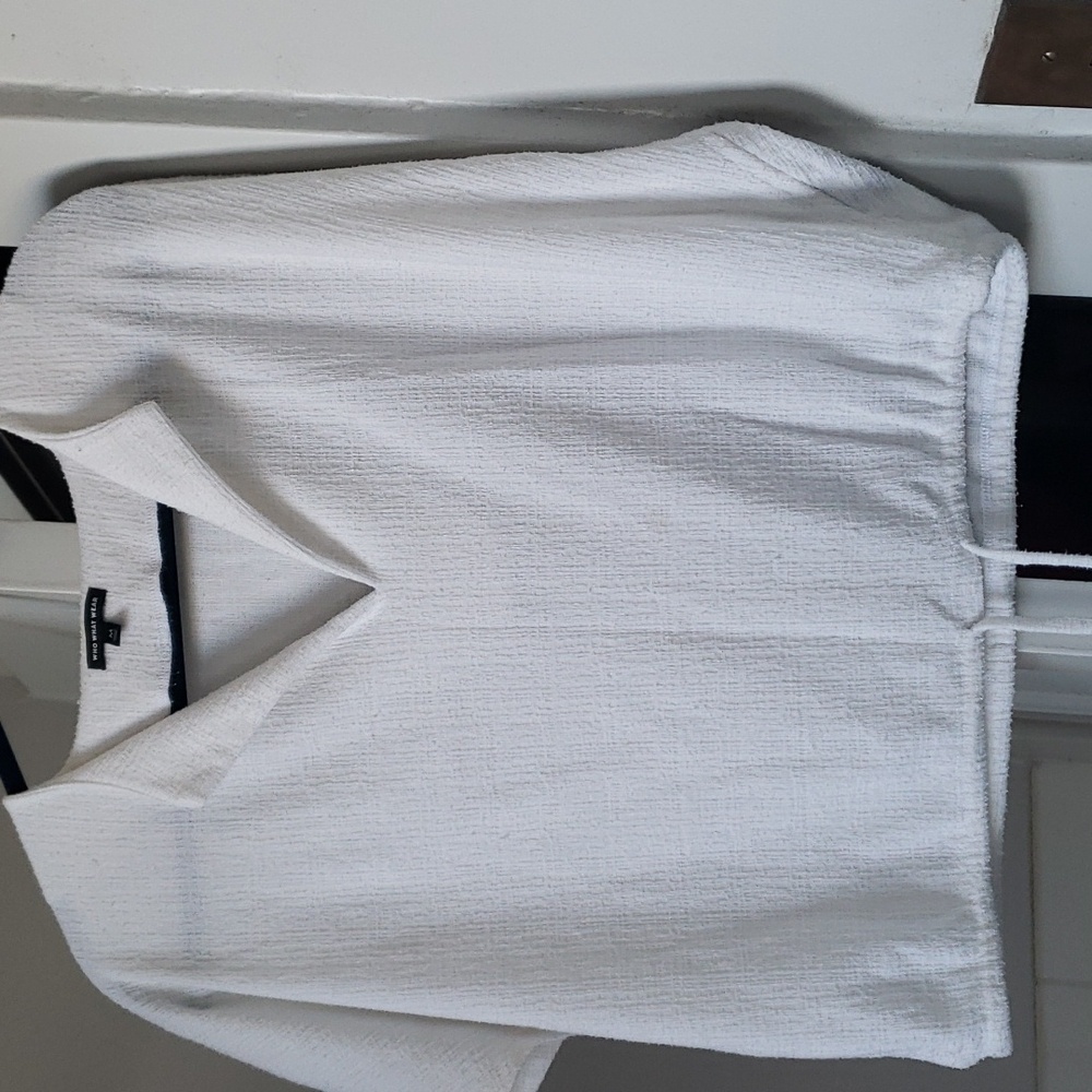 Adorable like new soft white top with tie clinch bottom  leave open or clinched